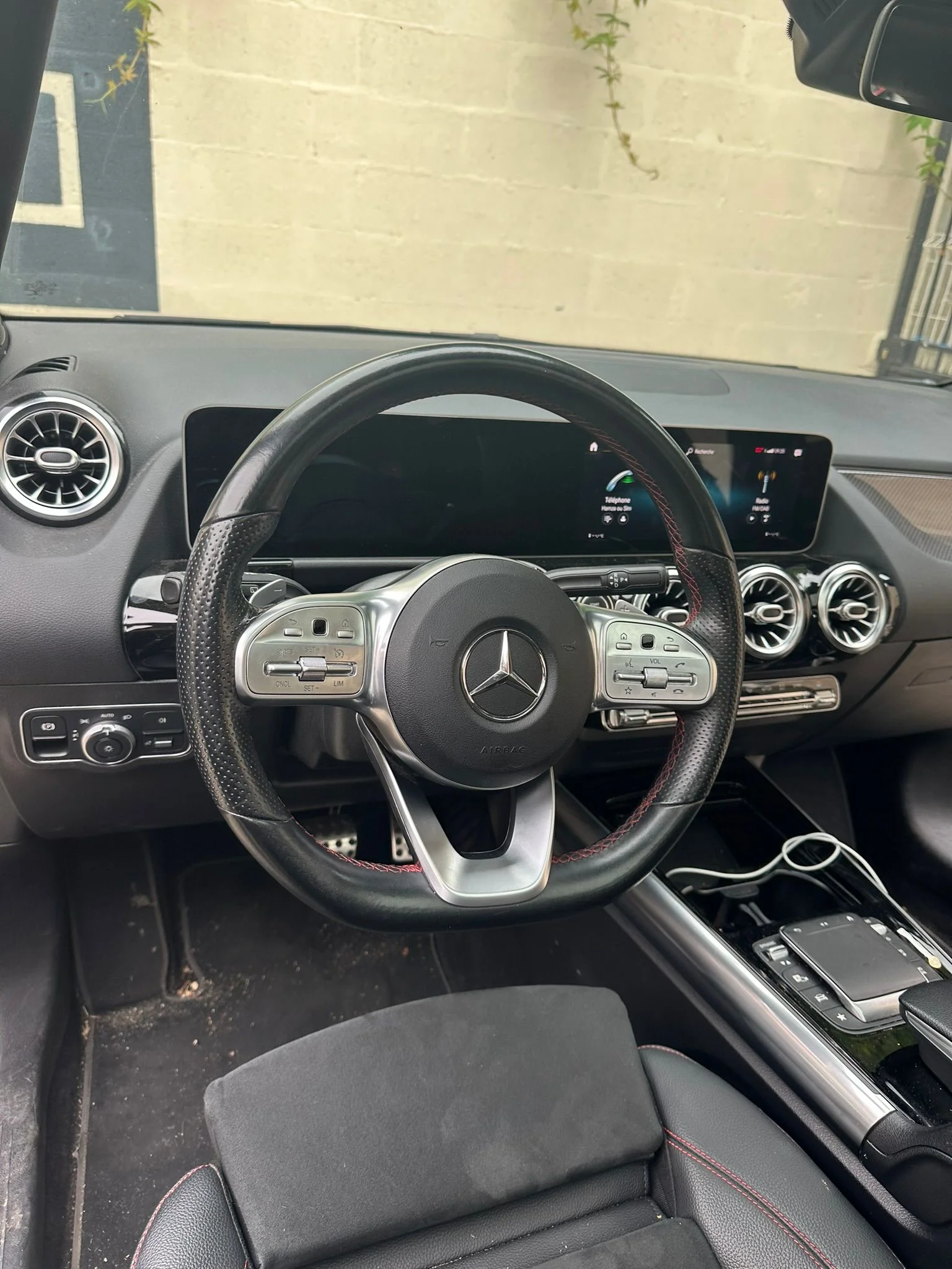 Avant — Intérieur voiture